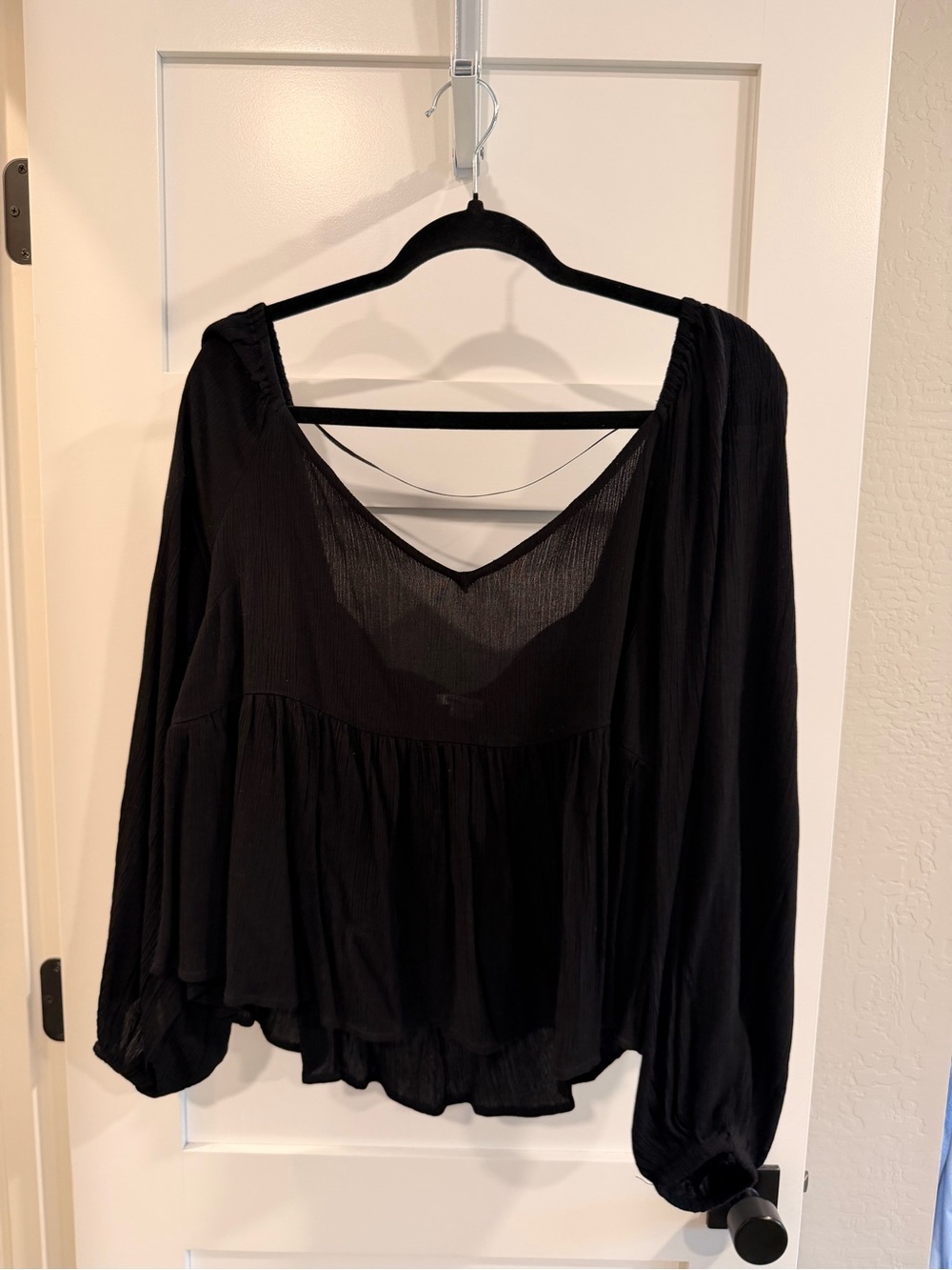 O'Neill Black Long-Sleeve V-Neck Peasant Blouse